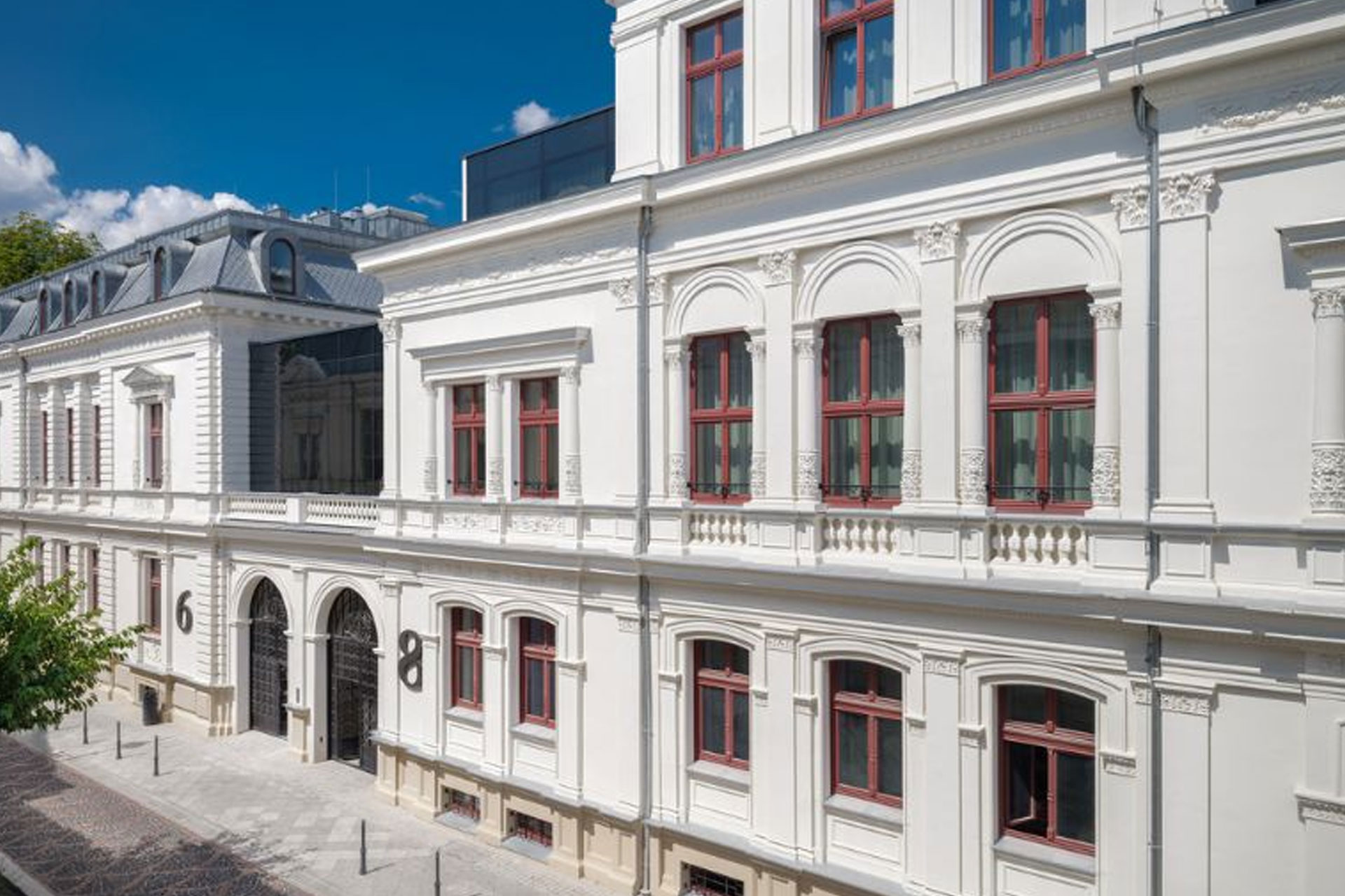 Budynek biurowo mieszalny przy ulicy Moniuszki 6/8